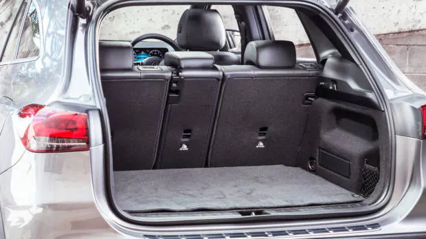 Mercedes-Benz GLA 250 2021 boot space
