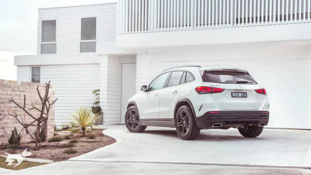 Mercedes-Benz GLA 250 2021 rear end