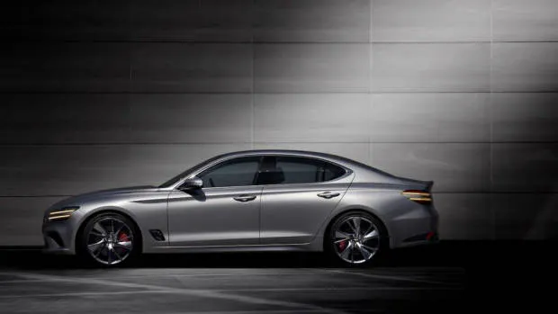 2021 Genesis G70 Profile