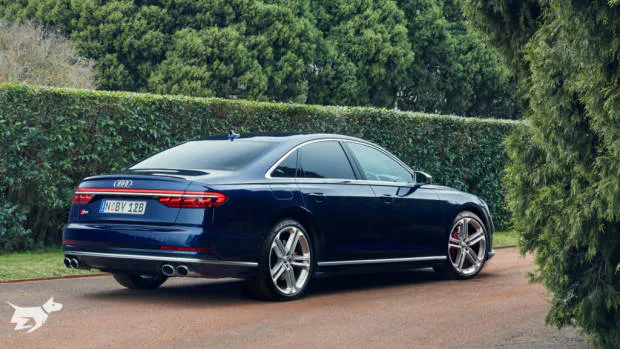 2021 Audi S8 4.0 TFSI in Navarra Blue