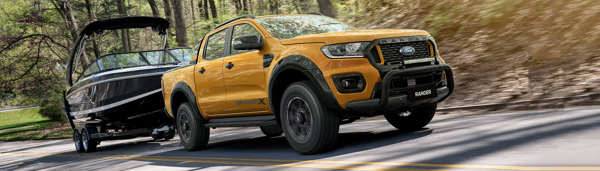 Ford Ranger Wildtrak X 2021 blacks out with fender flares, LED light bar