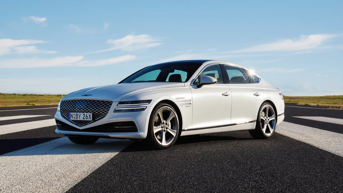 Genesis G80 2021 3.5 white front end