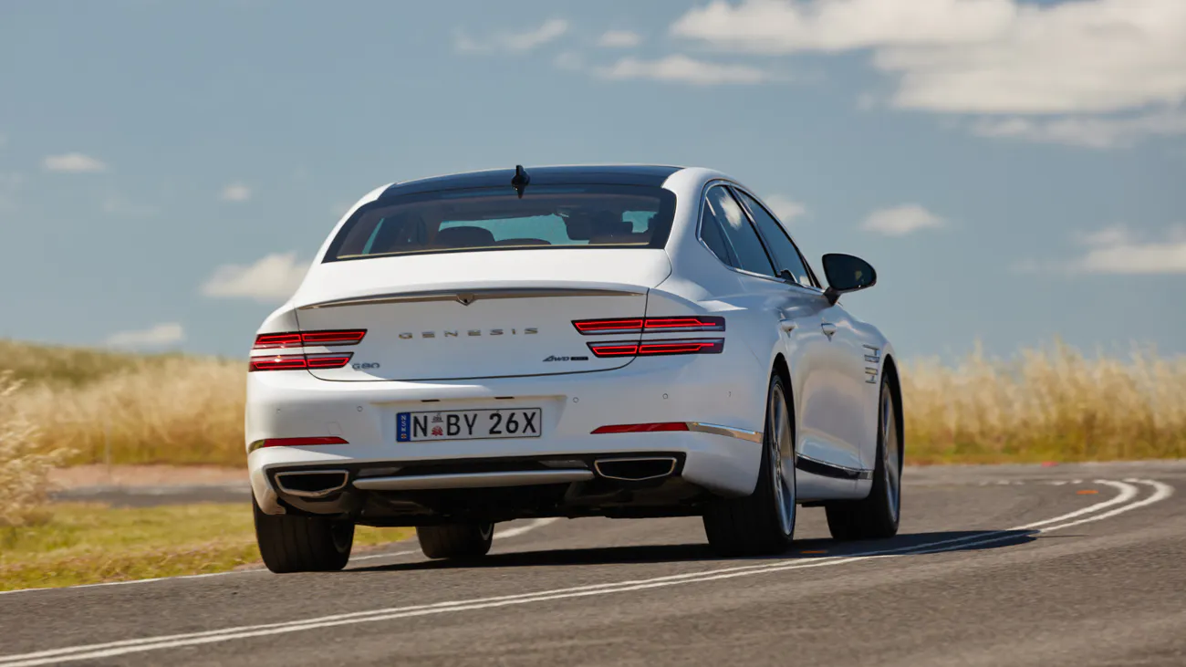 Genesis G80 2021 3.5 white rear end