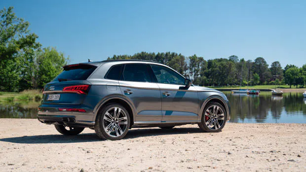 Audi SQ5 TDI 2020 dirt road