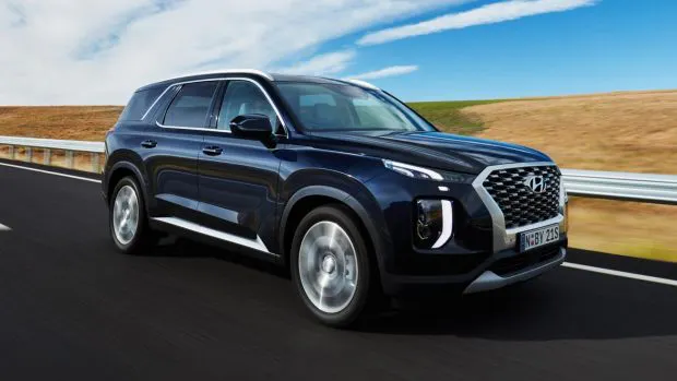 Hyundai Palisade 2021 driving
