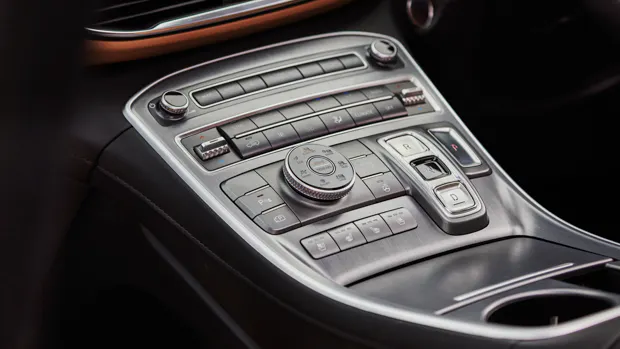 Hyundai Santa Fe Highlander 2021 bridge centre console
