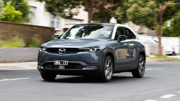 Mazda MX-30 EV 2021 polymetal grey front end