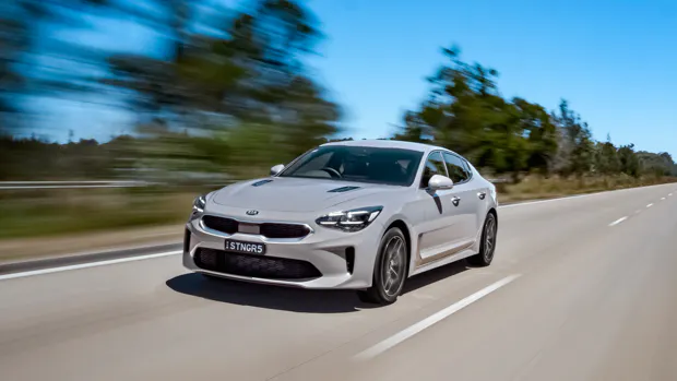 Kia Stinger 200S 2021 ceramic silver front end