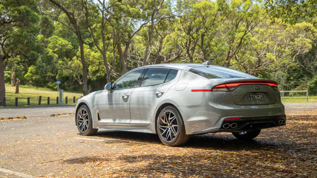 Kia Stinger 200S 2021 ceramic silver rear end