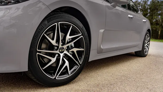 Kia Stinger 200S 2021 18 inch wheels