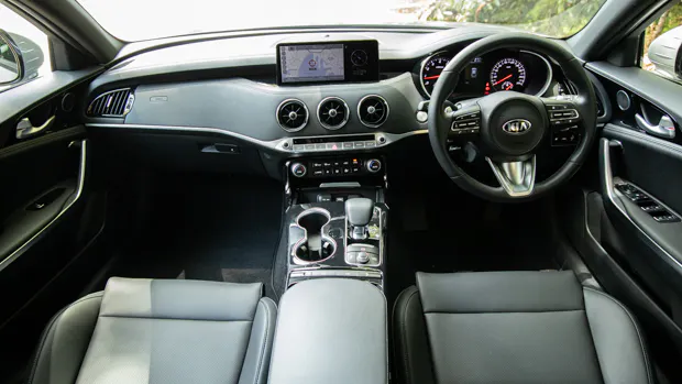 Kia Stinger 200S 2021 black leather interior