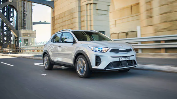 Kia Stonic 2021 Sport driving