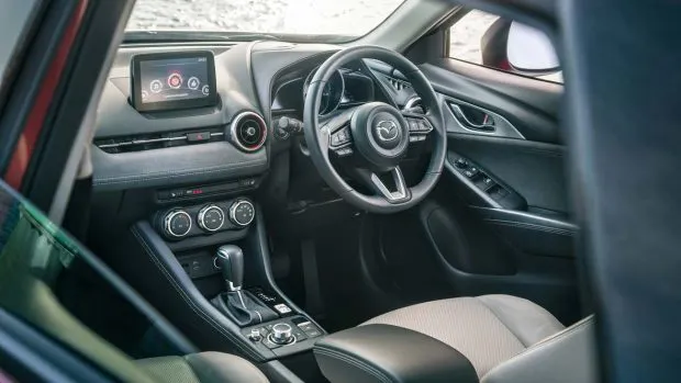 Mazda CX-3 2021 interior