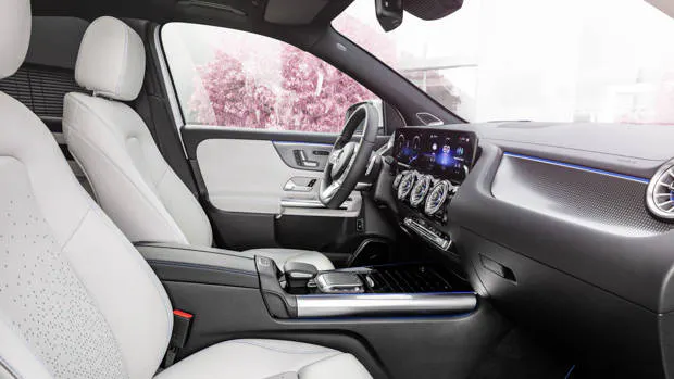 Mercedes-Benz EQA 2021 white seats