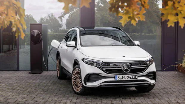 Mercedes-Benz EQA 2021 white charging wallbox