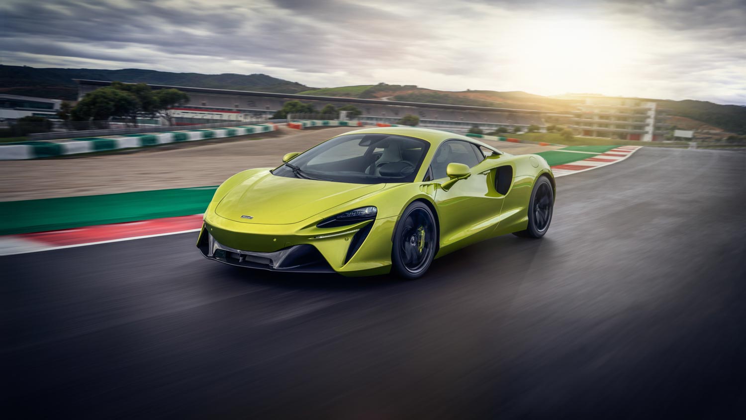 McLaren has not been sold to Audi, says the Woking firm