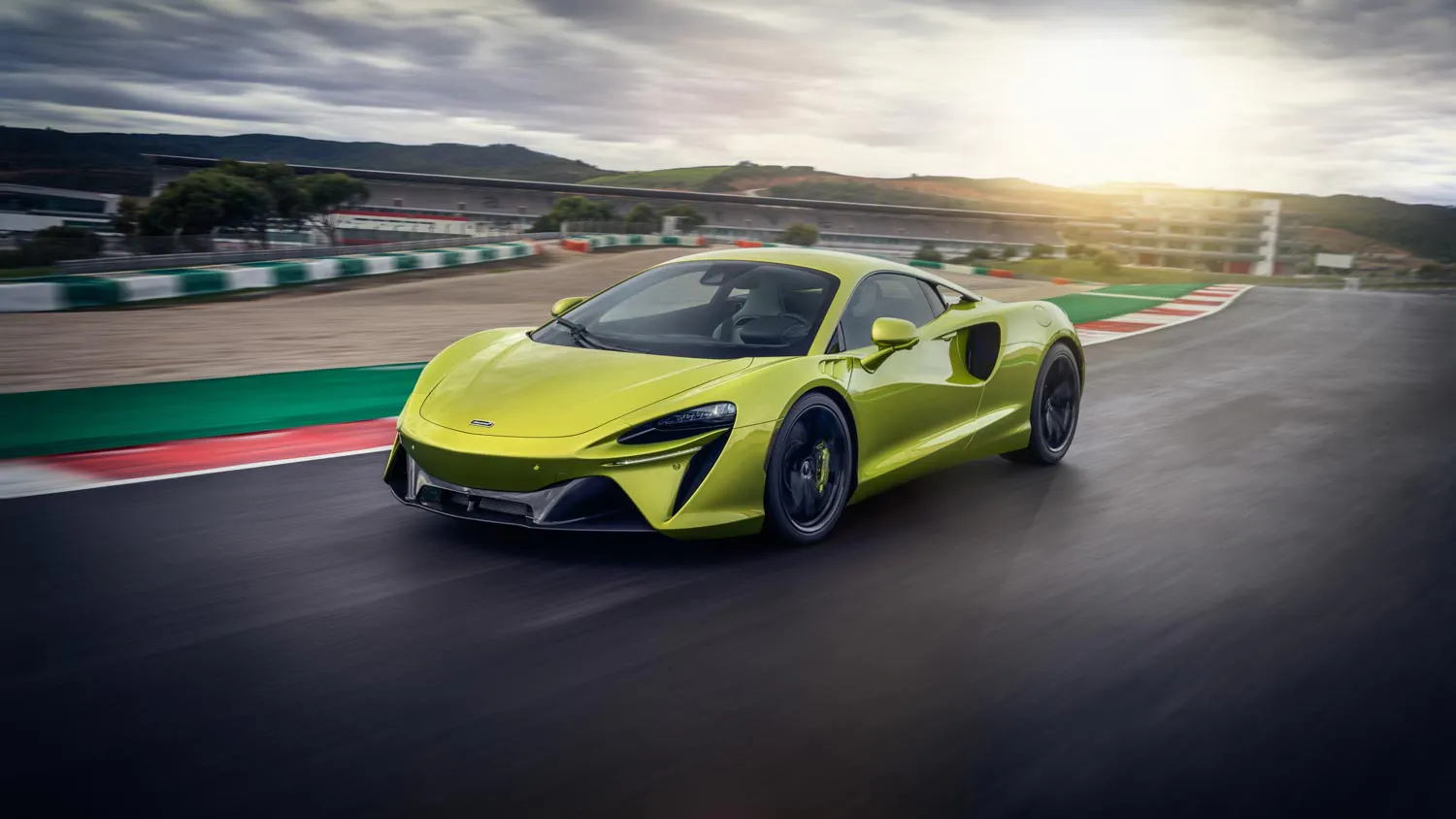 McLaren has not been sold to Audi, says the Woking firm