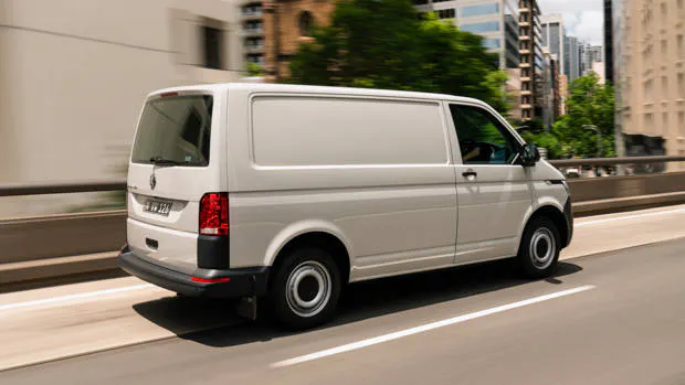 Volkswagen T61 van 2021 Runner white