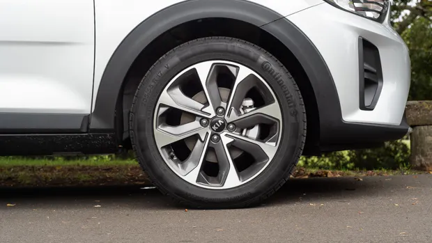Kia Stonic Sport 2021 wheel