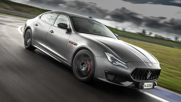 Maserati Quattroporte Trofeo 2021 front driving 2