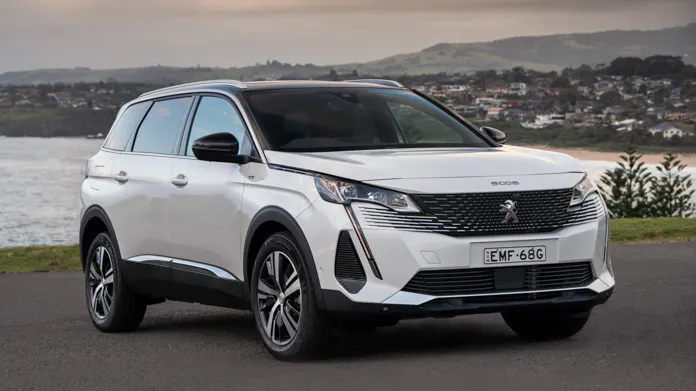 Peugeot 5008 GT 2022 review