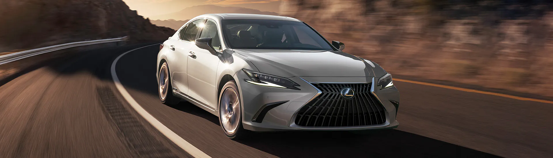 Lexus ES 2021: facelift brings a smoother ride, more safety