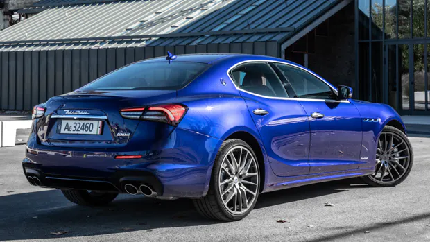 Maserati Ghibli Hybrid 2021 rear