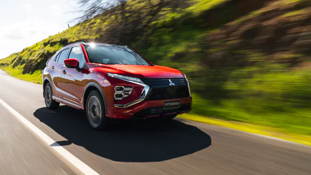 Mitsubishi Eclipse Cross 2021 driving