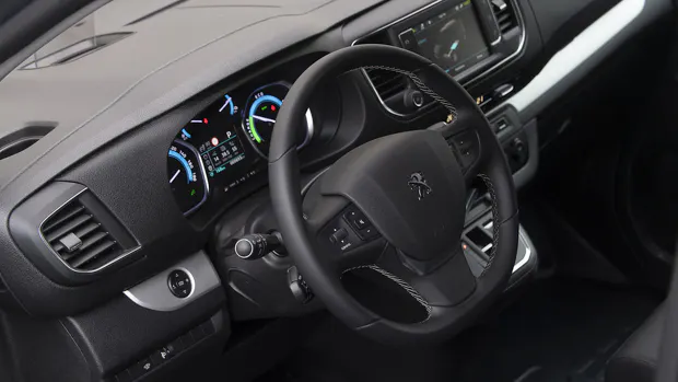 Peugeot e-Expert 2021 cabin