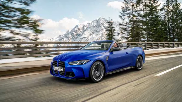 BMW M4 Competition Convertible 2022 front driving