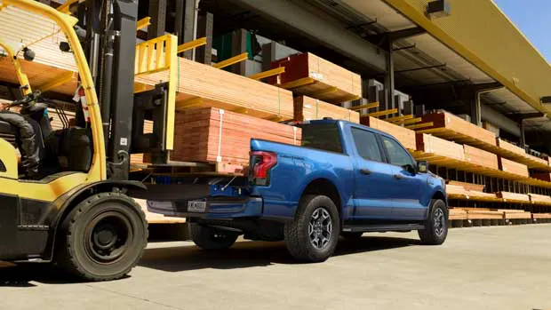 Ford F-150 Lightning 2022 loading