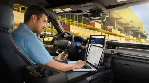 Ford F-150 Lightning 2022 interior