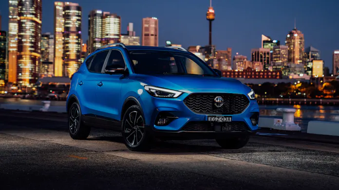 MG ZST 2021 front 3/4 night