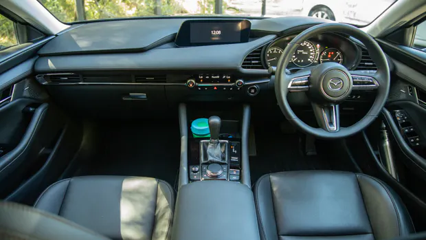 Mazda 3 G25 GT 2021 interior