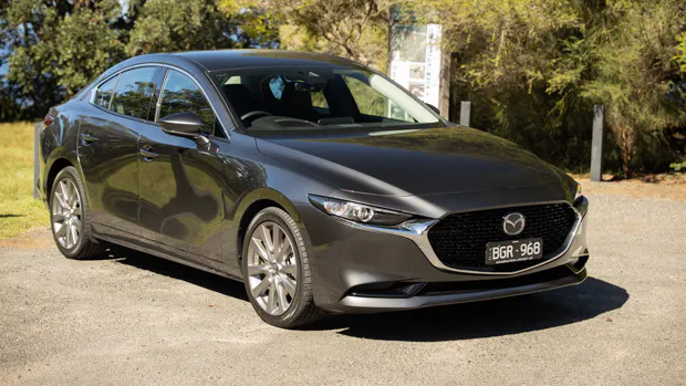 Mazda 3 G25 GT 2021 Machine Grey front view