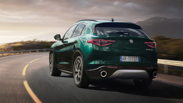 Alfa Romeo Stelvio 2021-5
