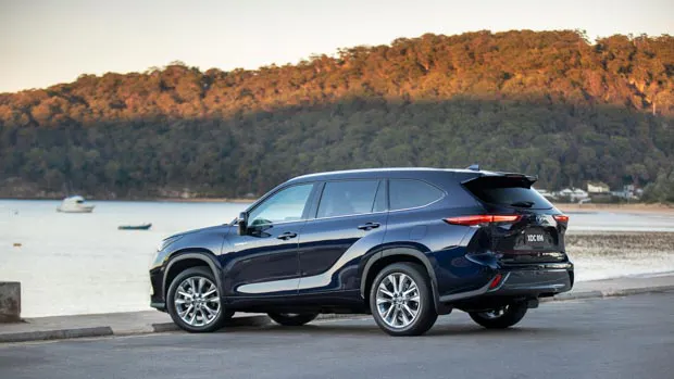 Toyota Kluger 2021 Grande Hybrid blue