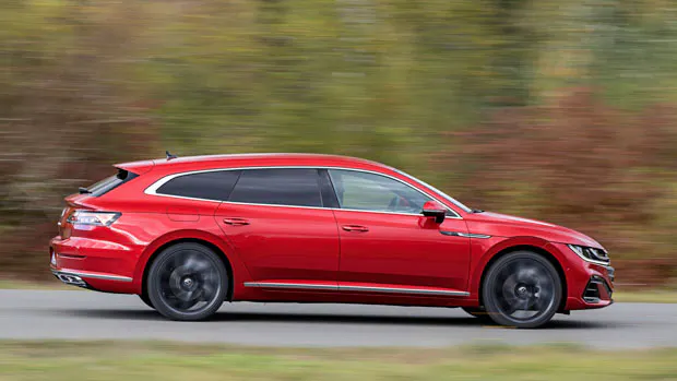 Volkswagen Arteon R-line 2022 side driving