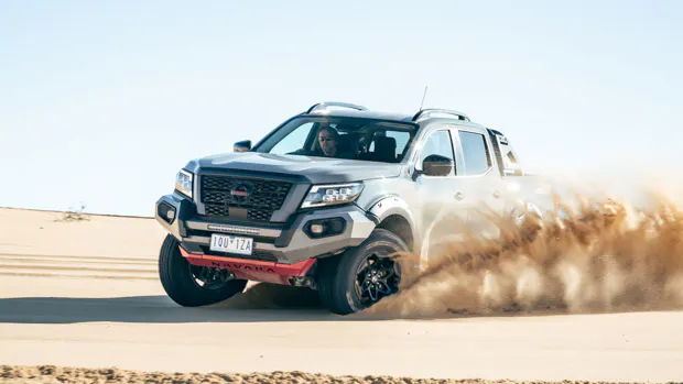 Nissan Navara PRO-4X Warrior 2022 driving