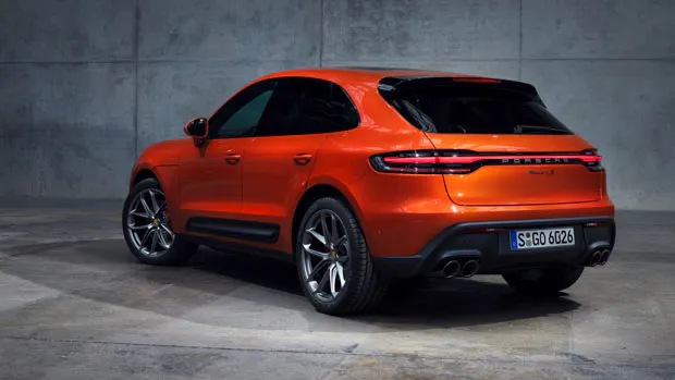 Porsche Macan 2022 orange rear end