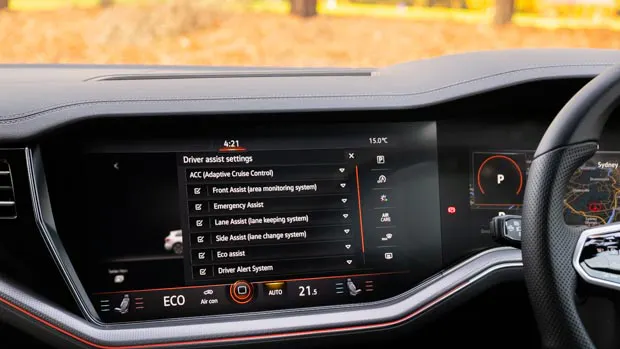 Volkswagen Touareg 210TDI Wolfsburg 2021 Touchscreen
