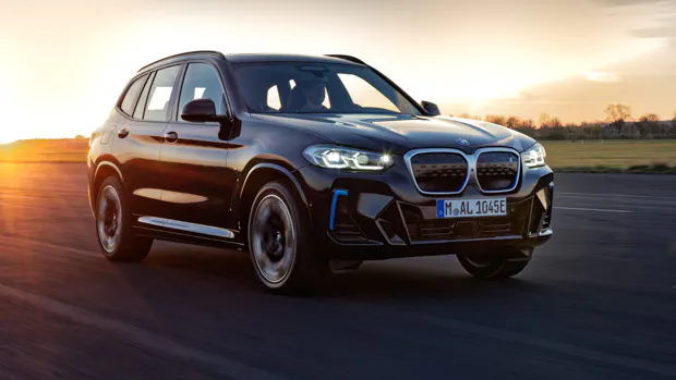 BMW iX3 2022 front