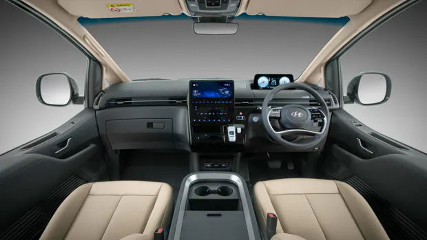 Hyundai Staria 2021 interior