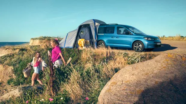 Volkswagen Caddy California 2022 distance shot