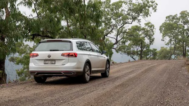 Volkswagen Passat Alltrack 2021-16