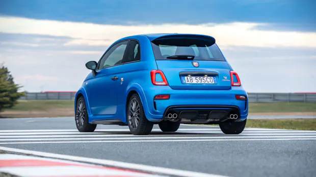Abarth 595 Competizione rear