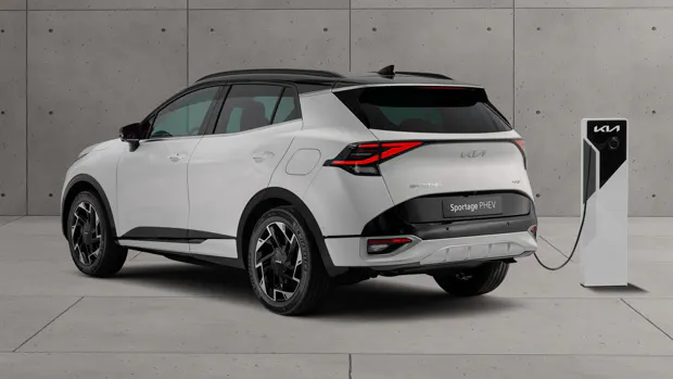 Kia Sportage 2022 PHEV rear plug