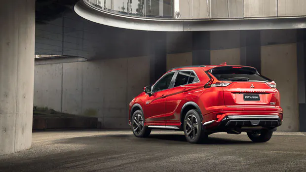 Mitsubishi Eclipse Cross PHEV Exceed 2022 red rear end