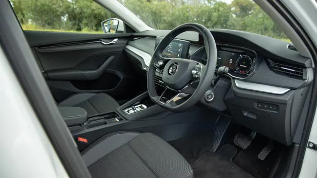 Skoda Octavia 110TSI Ambition 2021 steering wheel