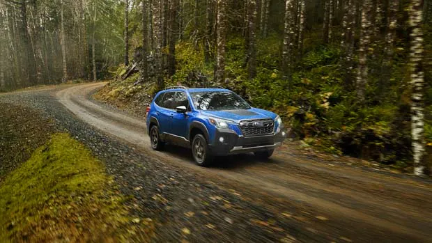 Subaru Forester Wilderness edition 2022 front 3/4 driving distance